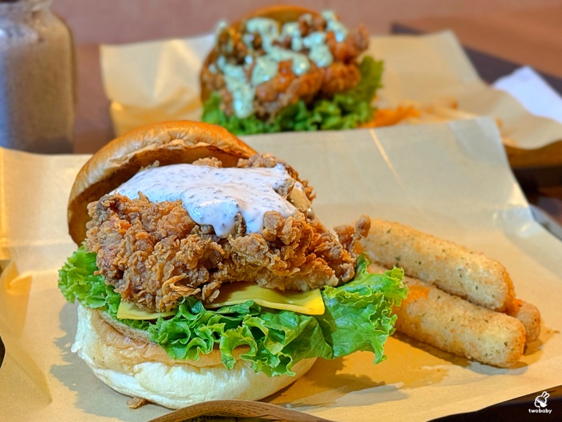 Clucking Good|古亭捷運旁超人氣美式炸雞漢堡店!辣蜂蜜雞堡、黑松露雞堡必吃推薦 @兔貝比的菲比尋嚐 Clucking Good|古亭捷運旁超人氣美式炸雞漢堡店!辣蜂蜜雞堡、黑松露雞堡必吃推薦 @兔貝比的菲比尋嚐