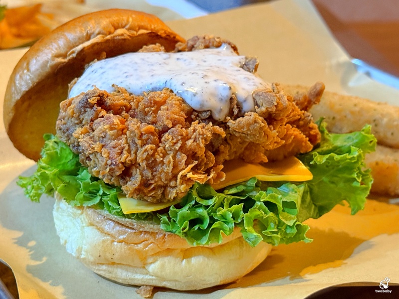 Clucking Good|古亭捷運旁超人氣美式炸雞漢堡店!辣蜂蜜雞堡、黑松露雞堡必吃推薦 @兔貝比的菲比尋嚐 Clucking Good|古亭捷運旁超人氣美式炸雞漢堡店!辣蜂蜜雞堡、黑松露雞堡必吃推薦 @兔貝比的菲比尋嚐