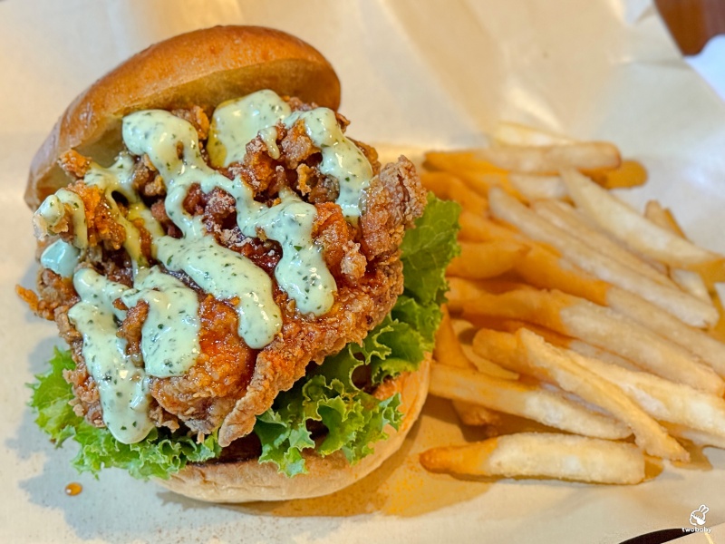 Clucking Good｜古亭捷運旁超人氣美式炸雞漢堡店！辣蜂蜜雞堡、黑松露雞堡必吃推薦 @兔貝比的菲比尋嚐