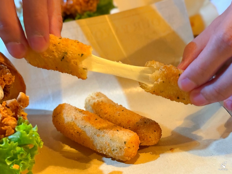 Clucking Good|古亭捷運旁超人氣美式炸雞漢堡店!辣蜂蜜雞堡、黑松露雞堡必吃推薦 @兔貝比的菲比尋嚐 Clucking Good|古亭捷運旁超人氣美式炸雞漢堡店!辣蜂蜜雞堡、黑松露雞堡必吃推薦 @兔貝比的菲比尋嚐