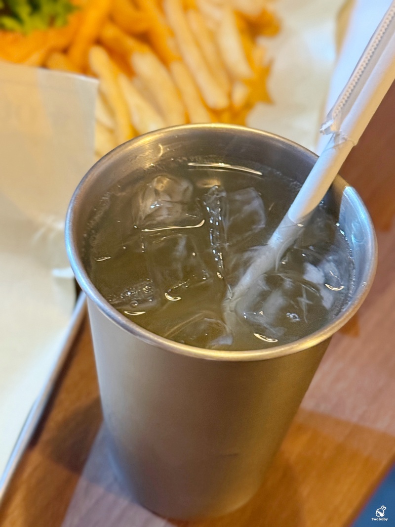 Clucking Good｜古亭捷運旁超人氣美式炸雞漢堡店！辣蜂蜜雞堡、黑松露雞堡必吃推薦 @兔貝比的菲比尋嚐