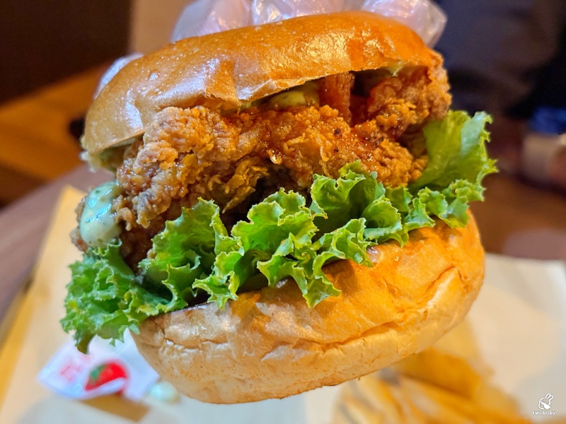 Clucking Good|古亭捷運旁超人氣美式炸雞漢堡店!辣蜂蜜雞堡、黑松露雞堡必吃推薦 @兔貝比的菲比尋嚐 Clucking Good|古亭捷運旁超人氣美式炸雞漢堡店!辣蜂蜜雞堡、黑松露雞堡必吃推薦 @兔貝比的菲比尋嚐