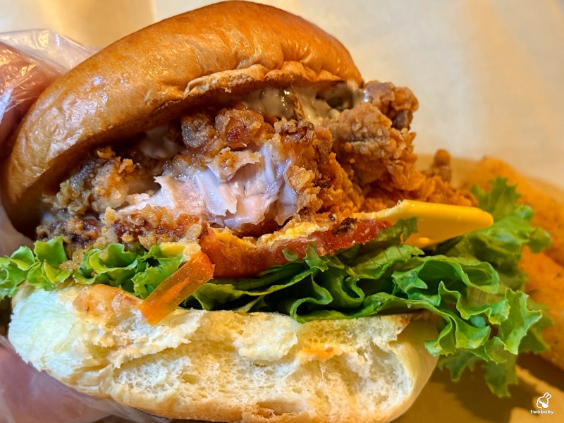 Clucking Good｜古亭捷運旁超人氣美式炸雞漢堡店！辣蜂蜜雞堡、黑松露雞堡必吃推薦 @兔貝比的菲比尋嚐