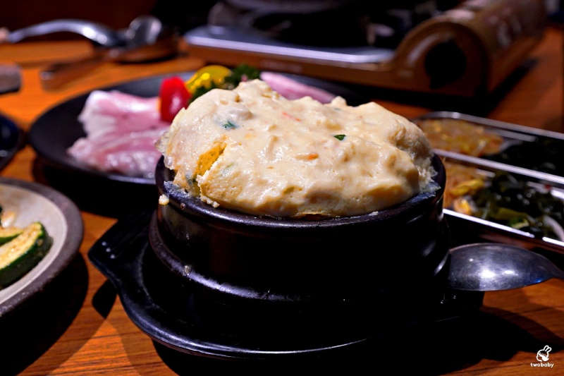 ABV 韓式餐酒館 板橋店｜主打韓式烤肉、部隊鍋、炸雞， 搭配300款世界精釀啤酒，體驗正宗韓國「燒啤文化」 @兔貝比的菲比尋嚐