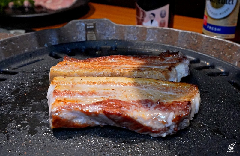 ABV 韓式餐酒館 板橋店|主打韓式烤肉、部隊鍋、炸雞, 搭配300款世界精釀啤酒,體驗正宗韓國「燒啤文化」 @兔貝比的菲比尋嚐 ABV 韓式餐酒館 板橋店|主打韓式烤肉、部隊鍋、炸雞, 搭配300款世界精釀啤酒,體驗正宗韓國「燒啤文化」 @兔貝比的菲比尋嚐