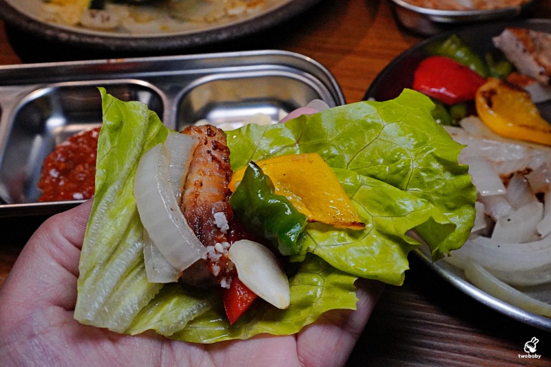 ABV 韓式餐酒館 板橋店｜主打韓式烤肉、部隊鍋、炸雞， 搭配300款世界精釀啤酒，體驗正宗韓國「燒啤文化」 @兔貝比的菲比尋嚐