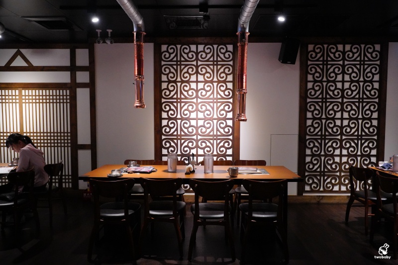 ABV 韓式餐酒館 板橋店｜主打韓式烤肉、部隊鍋、炸雞， 搭配300款世界精釀啤酒，體驗正宗韓國「燒啤文化」 @兔貝比的菲比尋嚐