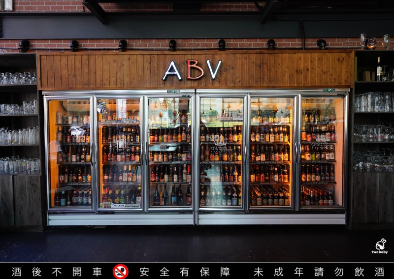 ABV地中海餐酒館林口文三店｜林口最美西班牙餐廳！挑高八米歐風空間、300款精釀啤酒、西班牙海鮮飯與Tapas料理 尾牙春酒聚餐首選就在這間！ @兔貝比的菲比尋嚐