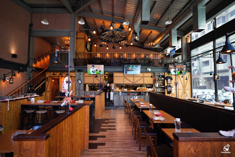 ABV地中海餐酒館林口文三店｜林口最美西班牙餐廳！挑高八米歐風空間、300款精釀啤酒、西班牙海鮮飯與Tapas料理 尾牙春酒聚餐首選就在這間！ @兔貝比的菲比尋嚐