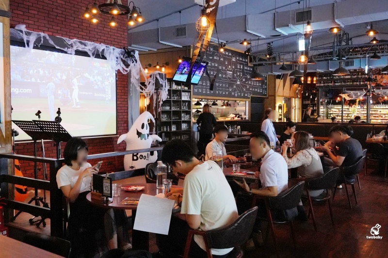 ABV地中海餐酒館台中概念店|台中西班牙料理推薦,700款精釀啤酒與西班牙料理的完美相遇! @兔貝比的菲比尋嚐 ABV地中海餐酒館台中概念店|台中西班牙料理推薦,700款精釀啤酒與西班牙料理的完美相遇! @兔貝比的菲比尋嚐