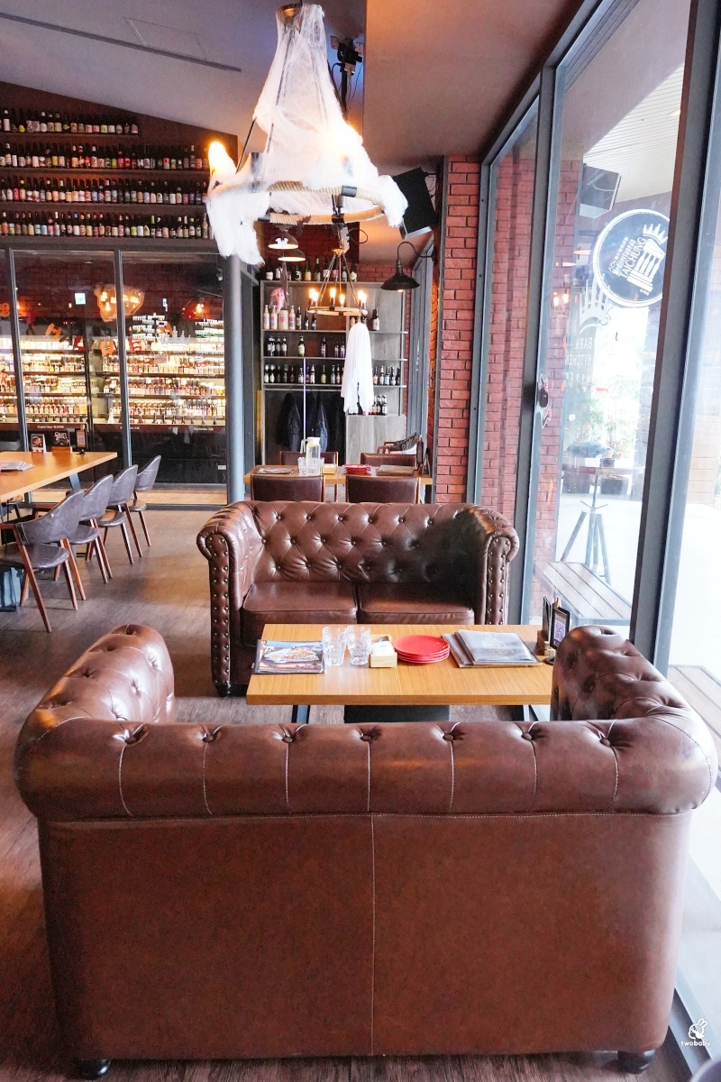 ABV地中海餐酒館台中概念店|台中西班牙料理推薦,700款精釀啤酒與西班牙料理的完美相遇! @兔貝比的菲比尋嚐 ABV地中海餐酒館台中概念店|台中西班牙料理推薦,700款精釀啤酒與西班牙料理的完美相遇! @兔貝比的菲比尋嚐