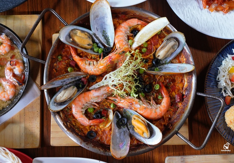 ABV地中海餐酒館台中概念店｜台中西班牙料理推薦，700款精釀啤酒與西班牙料理的完美相遇！ @兔貝比的菲比尋嚐