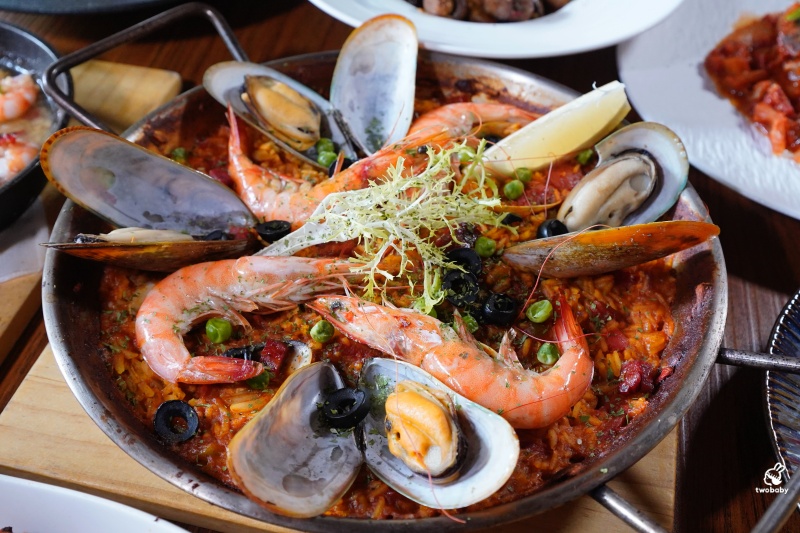 ABV地中海餐酒館台中概念店｜台中西班牙料理推薦，700款精釀啤酒與西班牙料理的完美相遇！ @兔貝比的菲比尋嚐