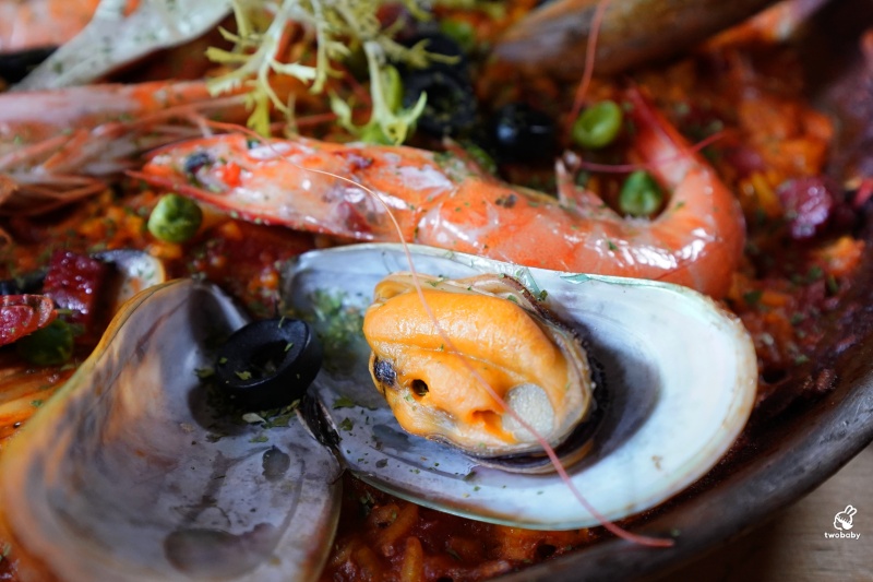 ABV地中海餐酒館台中概念店｜台中西班牙料理推薦，700款精釀啤酒與西班牙料理的完美相遇！ @兔貝比的菲比尋嚐