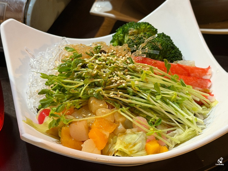 【三峽聚餐推薦】台灣磚窯雞三峽店｜龍眼木烤全雞、雞油拌飯吃到飽！合菜 3000 起超澎湃，百人團體都坐得下大型聚餐餐廳 @兔貝比的菲比尋嚐
