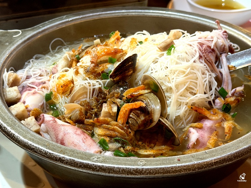 【三峽聚餐推薦】台灣磚窯雞三峽店｜龍眼木烤全雞、雞油拌飯吃到飽！合菜 3000 起超澎湃，百人團體都坐得下大型聚餐餐廳 @兔貝比的菲比尋嚐