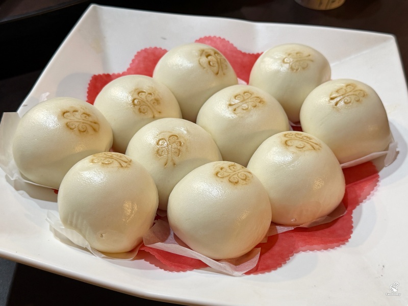 【三峽聚餐推薦】台灣磚窯雞三峽店｜龍眼木烤全雞、雞油拌飯吃到飽！合菜 3000 起超澎湃，百人團體都坐得下大型聚餐餐廳 @兔貝比的菲比尋嚐