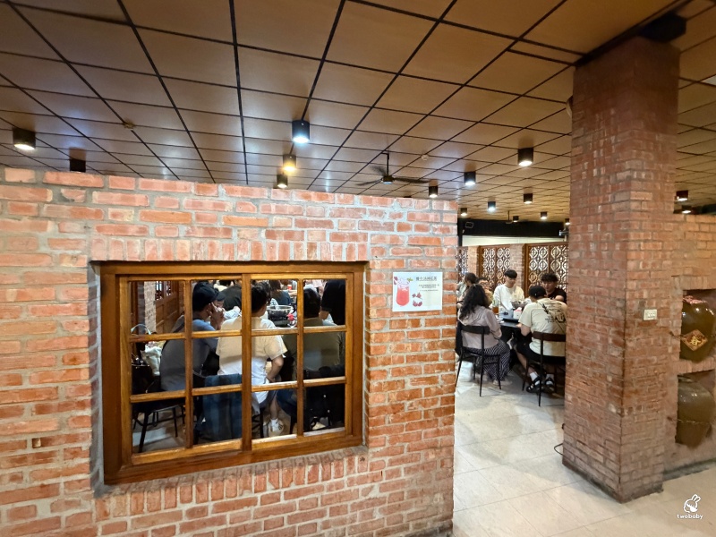 【三峽聚餐推薦】台灣磚窯雞三峽店|龍眼木烤全雞、雞油拌飯吃到飽!合菜 3000 起超澎湃,百人團體都坐得下大型聚餐餐廳 @兔貝比的菲比尋嚐 【三峽聚餐推薦】台灣磚窯雞三峽店|龍眼木烤全雞、雞油拌飯吃到飽!合菜 3000 起超澎湃,百人團體都坐得下大型聚餐餐廳 @兔貝比的菲比尋嚐