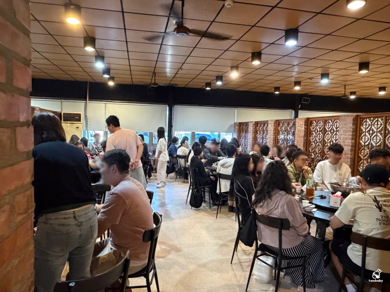【三峽聚餐推薦】台灣磚窯雞三峽店｜龍眼木烤全雞、雞油拌飯吃到飽！合菜 3000 起超澎湃，百人團體都坐得下大型聚餐餐廳 @兔貝比的菲比尋嚐