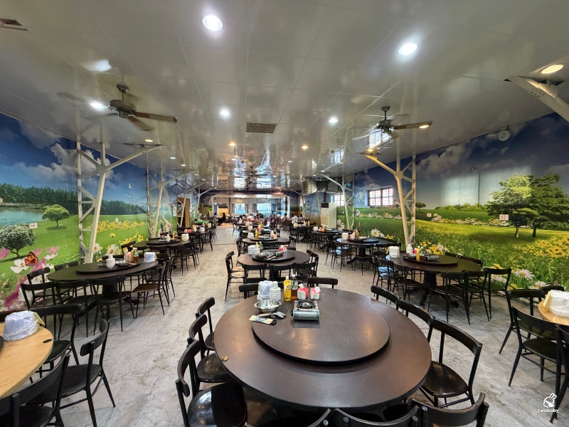 【三峽聚餐推薦】台灣磚窯雞三峽店｜龍眼木烤全雞、雞油拌飯吃到飽！合菜 3000 起超澎湃，百人團體都坐得下大型聚餐餐廳 @兔貝比的菲比尋嚐