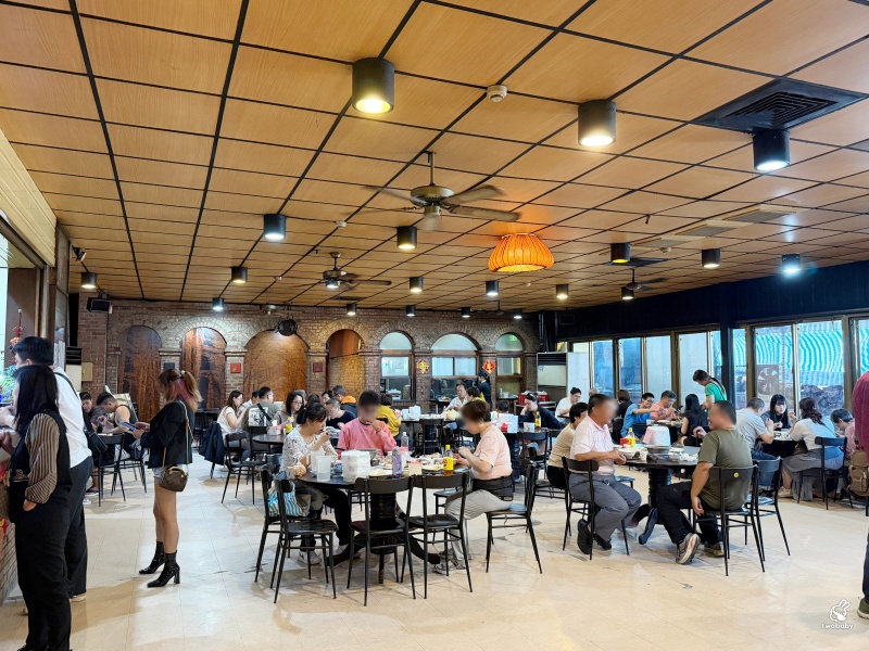 【三峽聚餐推薦】台灣磚窯雞三峽店|龍眼木烤全雞、雞油拌飯吃到飽!合菜 3000 起超澎湃,百人團體都坐得下大型聚餐餐廳 @兔貝比的菲比尋嚐 【三峽聚餐推薦】台灣磚窯雞三峽店|龍眼木烤全雞、雞油拌飯吃到飽!合菜 3000 起超澎湃,百人團體都坐得下大型聚餐餐廳 @兔貝比的菲比尋嚐