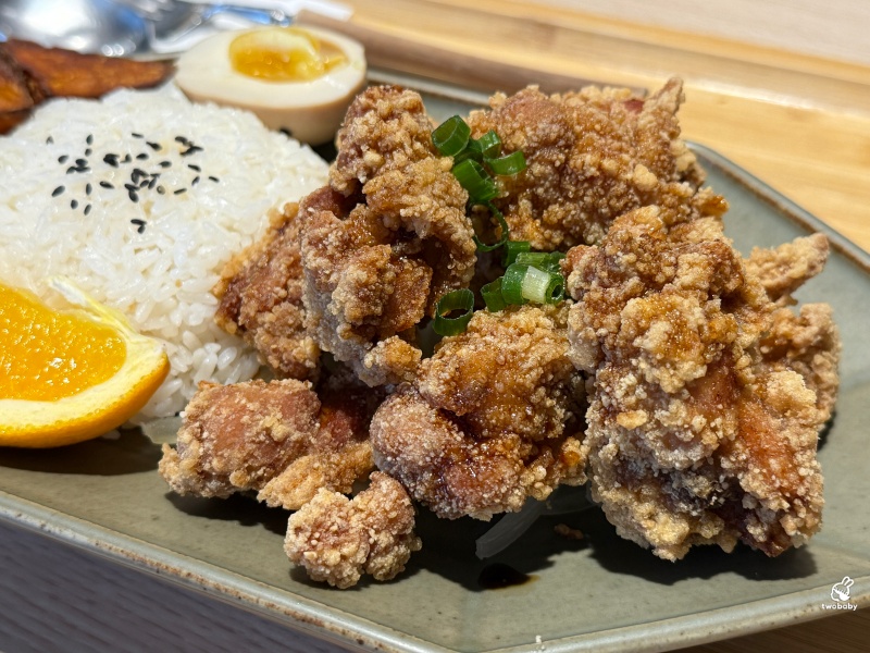 任風咖哩｜板橋平價咖哩 古早味鹹酥雞咖哩、轟炸雞腿必點 內用免費加飯加醬 @兔貝比的菲比尋嚐