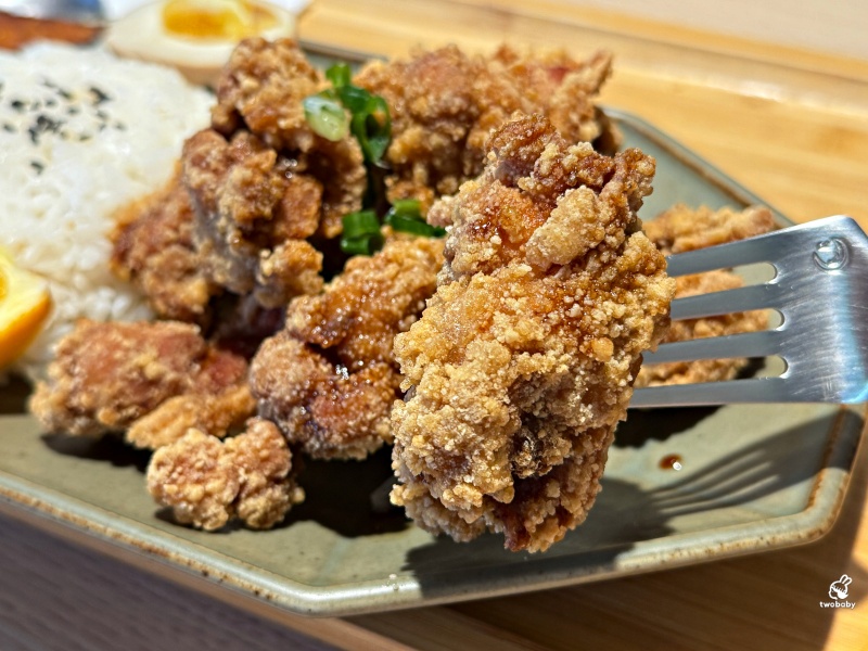 任風咖哩｜板橋平價咖哩 古早味鹹酥雞咖哩、轟炸雞腿必點 內用免費加飯加醬 @兔貝比的菲比尋嚐