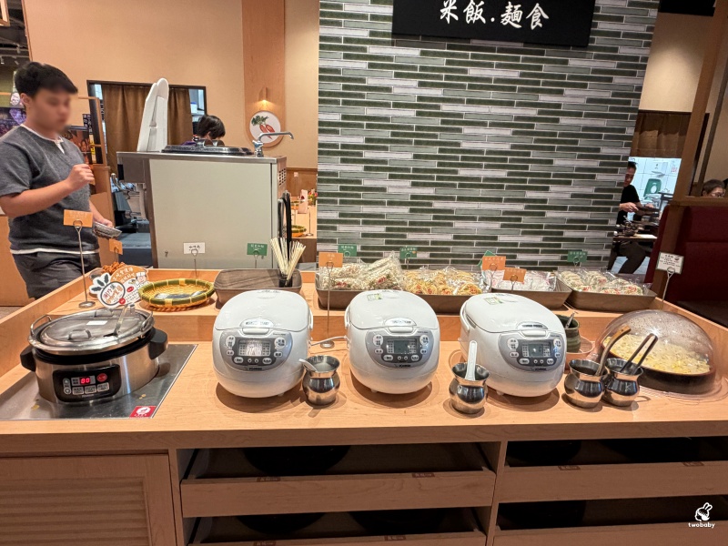 新莊美食｜涮乃葉新莊宏匯i-Tower店 日式火鍋吃到飽480元起 9種湯頭任你挑、肉品無限續、還有霜淇淋＋冰沙甜點整個吃到爽！ @兔貝比的菲比尋嚐