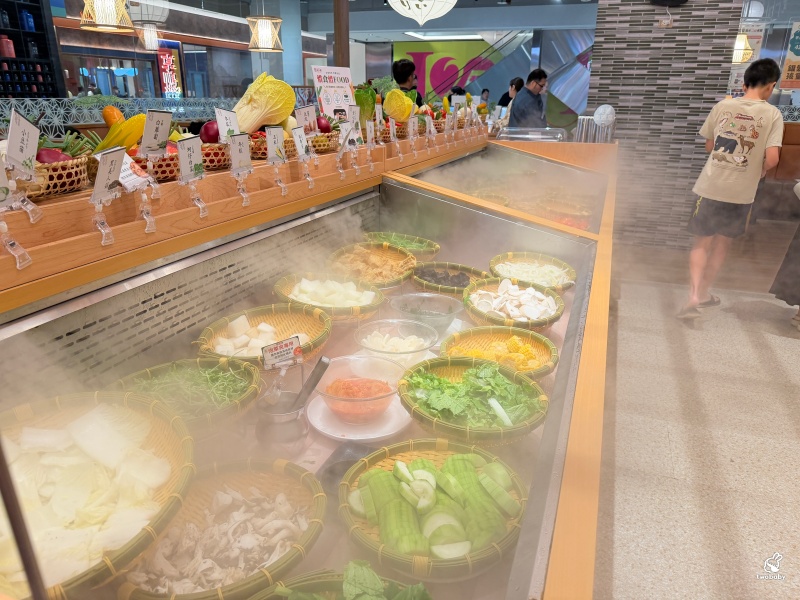 新莊美食｜涮乃葉新莊宏匯i-Tower店 日式火鍋吃到飽480元起 9種湯頭任你挑、肉品無限續、還有霜淇淋＋冰沙甜點整個吃到爽！ @兔貝比的菲比尋嚐