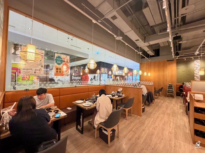 新莊美食｜涮乃葉新莊宏匯i-Tower店 日式火鍋吃到飽480元起 9種湯頭任你挑、肉品無限續、還有霜淇淋＋冰沙甜點整個吃到爽！ @兔貝比的菲比尋嚐