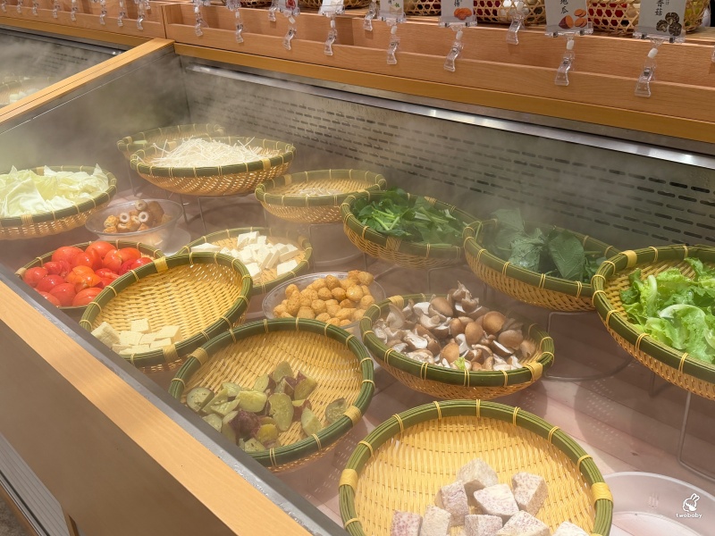 新莊美食｜涮乃葉新莊宏匯i-Tower店 日式火鍋吃到飽480元起 9種湯頭任你挑、肉品無限續、還有霜淇淋＋冰沙甜點整個吃到爽！ @兔貝比的菲比尋嚐