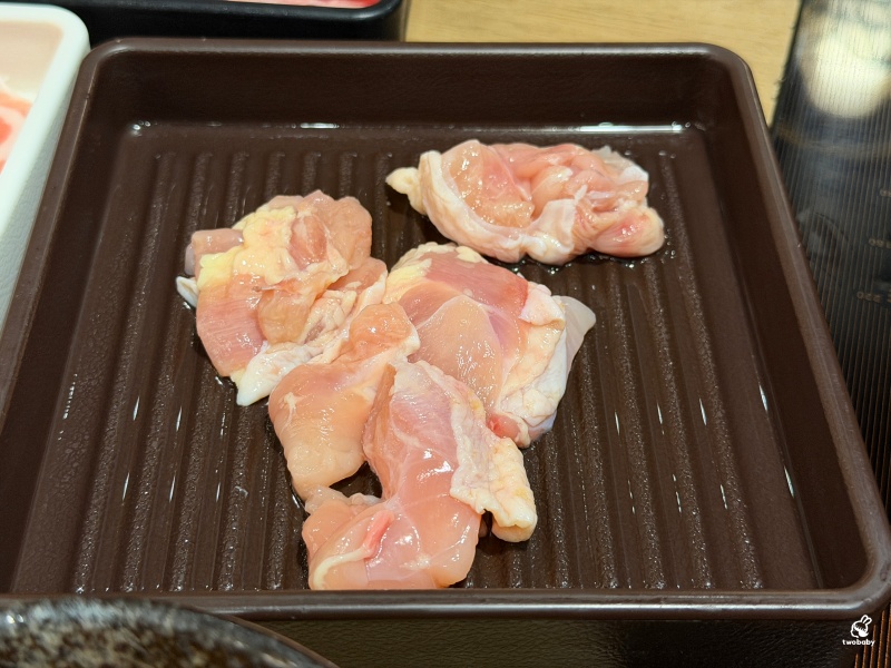 新莊美食｜涮乃葉新莊宏匯i-Tower店 日式火鍋吃到飽480元起 9種湯頭任你挑、肉品無限續、還有霜淇淋＋冰沙甜點整個吃到爽！ @兔貝比的菲比尋嚐