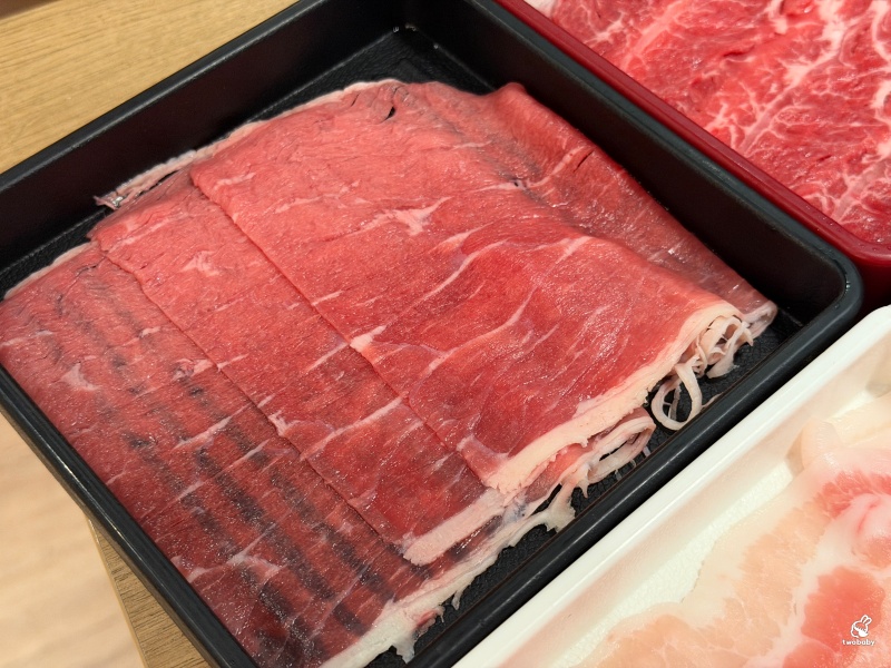 新莊美食｜涮乃葉新莊宏匯i-Tower店 日式火鍋吃到飽480元起 9種湯頭任你挑、肉品無限續、還有霜淇淋＋冰沙甜點整個吃到爽！ @兔貝比的菲比尋嚐
