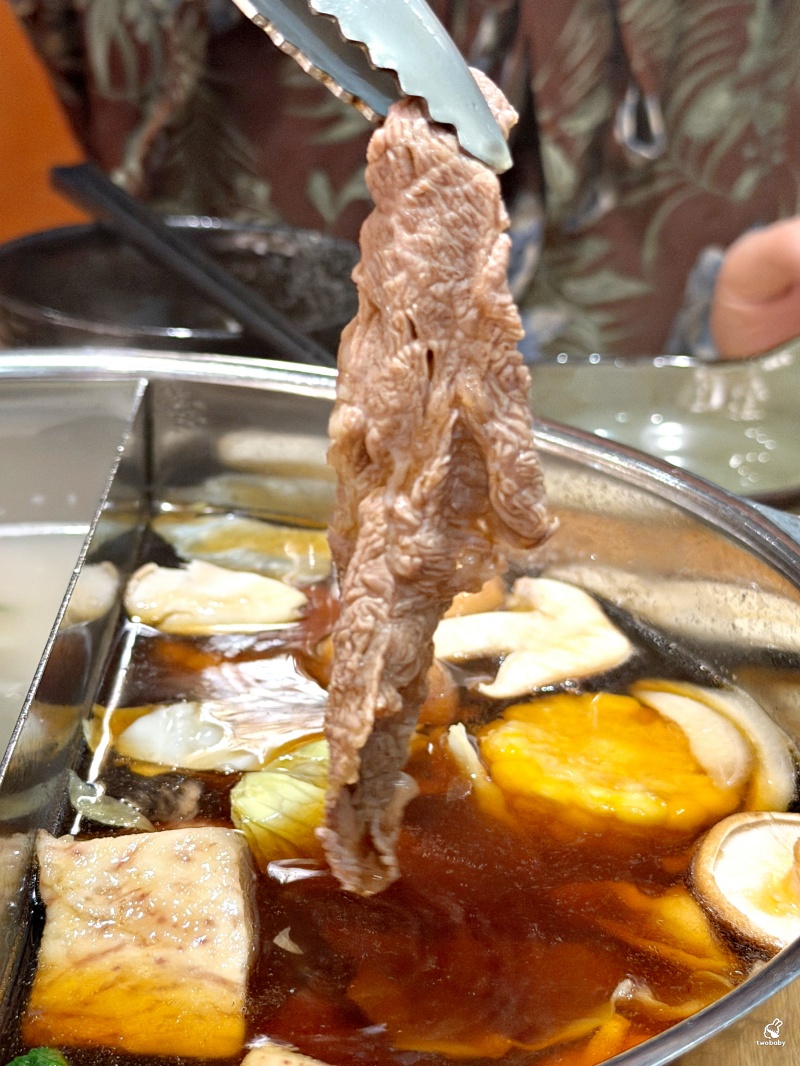 新莊美食｜涮乃葉新莊宏匯i-Tower店 日式火鍋吃到飽480元起 9種湯頭任你挑、肉品無限續、還有霜淇淋＋冰沙甜點整個吃到爽！ @兔貝比的菲比尋嚐