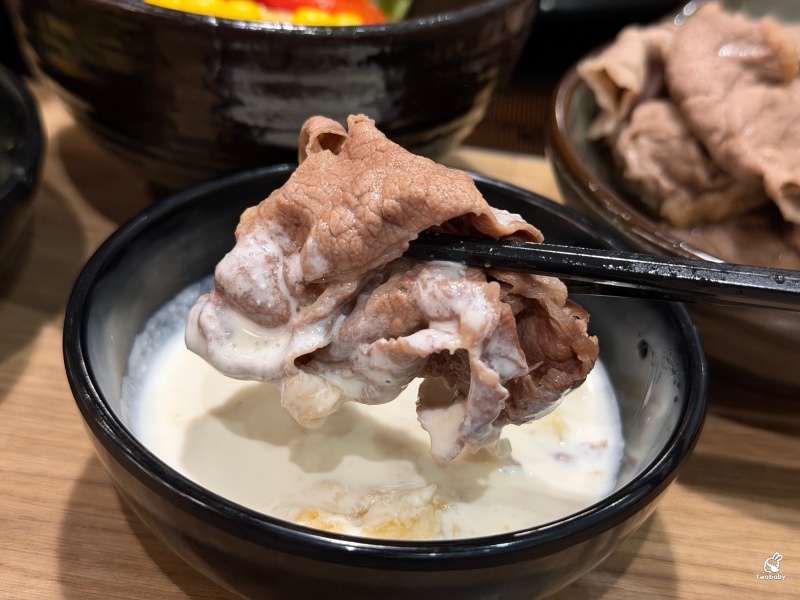新莊美食｜涮乃葉新莊宏匯i-Tower店 日式火鍋吃到飽480元起 9種湯頭任你挑、肉品無限續、還有霜淇淋＋冰沙甜點整個吃到爽！ @兔貝比的菲比尋嚐
