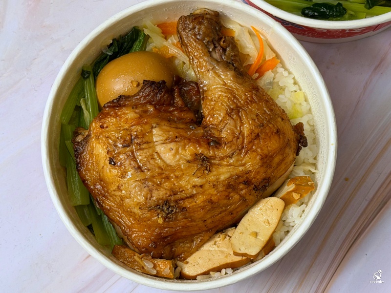金香谷美味廣場｜樹林夜市人氣外帶便當 現烤雞腿、肉嫩、大份量有飽足感！ @兔貝比的菲比尋嚐