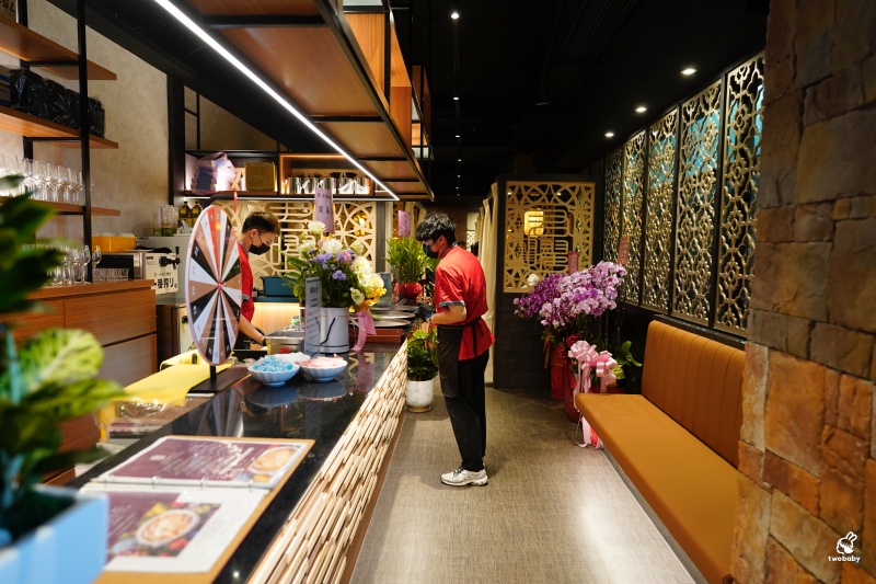 君曜雞湯 地表最強人蔘花膠雞湯、KTV包廂、跨年看101煙火、聚餐火鍋餐廳推薦 @兔貝比的菲比尋嚐 君曜雞湯 地表最強人蔘花膠雞湯、KTV包廂、跨年看101煙火、聚餐火鍋餐廳推薦 @兔貝比的菲比尋嚐