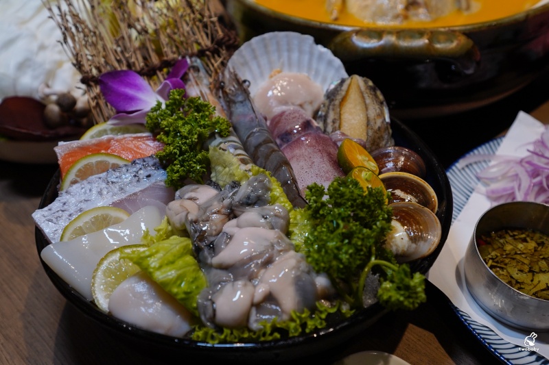 君曜雞湯 地表最強人蔘花膠雞湯、KTV包廂、跨年看101煙火、聚餐火鍋餐廳推薦 @兔貝比的菲比尋嚐 君曜雞湯 地表最強人蔘花膠雞湯、KTV包廂、跨年看101煙火、聚餐火鍋餐廳推薦 @兔貝比的菲比尋嚐