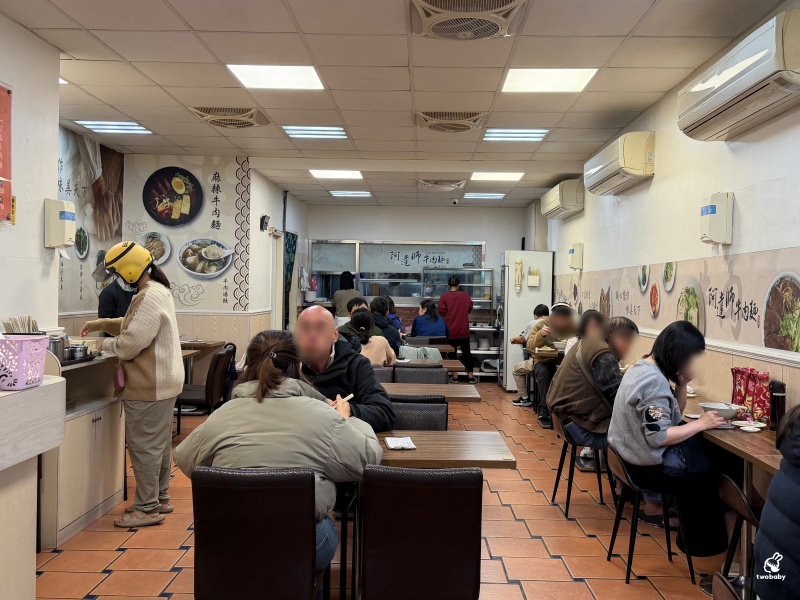 阿達師牛肉麵｜板橋人氣牛肉麵名店 五星主廚 厚切牛肉 紅燒湯頭醇厚不膩、麻辣香麻順口！ @兔貝比的菲比尋嚐
