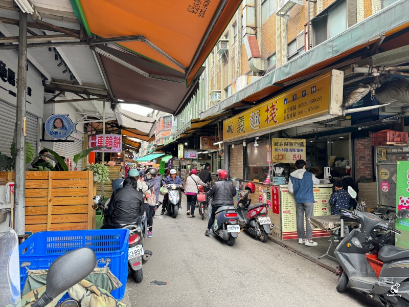 黃石市場美食必吃|林立食堂老字號便當店,古早味排骨飯必點! @兔貝比的菲比尋嚐 黃石市場美食必吃|林立食堂老字號便當店,古早味排骨飯必點! @兔貝比的菲比尋嚐