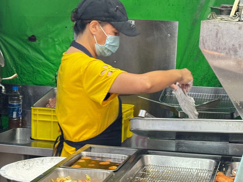 黃石市場美食必吃|林立食堂老字號便當店,古早味排骨飯必點! @兔貝比的菲比尋嚐 黃石市場美食必吃|林立食堂老字號便當店,古早味排骨飯必點! @兔貝比的菲比尋嚐