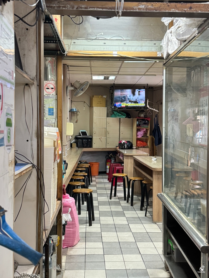 黃石市場美食必吃｜林立食堂老字號便當店，古早味排骨飯必點！ @兔貝比的菲比尋嚐