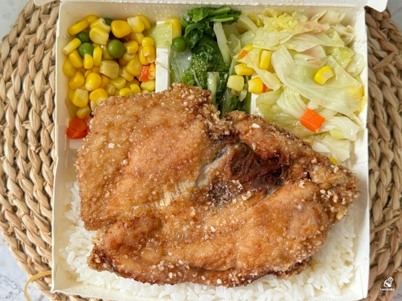 黃石市場美食必吃｜林立食堂老字號便當店，古早味排骨飯必點！ @兔貝比的菲比尋嚐