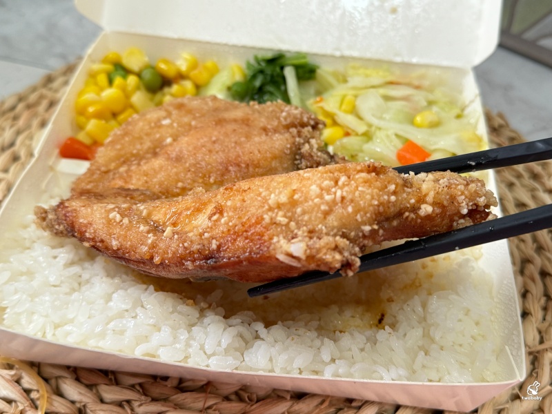 黃石市場美食必吃｜林立食堂老字號便當店，古早味排骨飯必點！ @兔貝比的菲比尋嚐