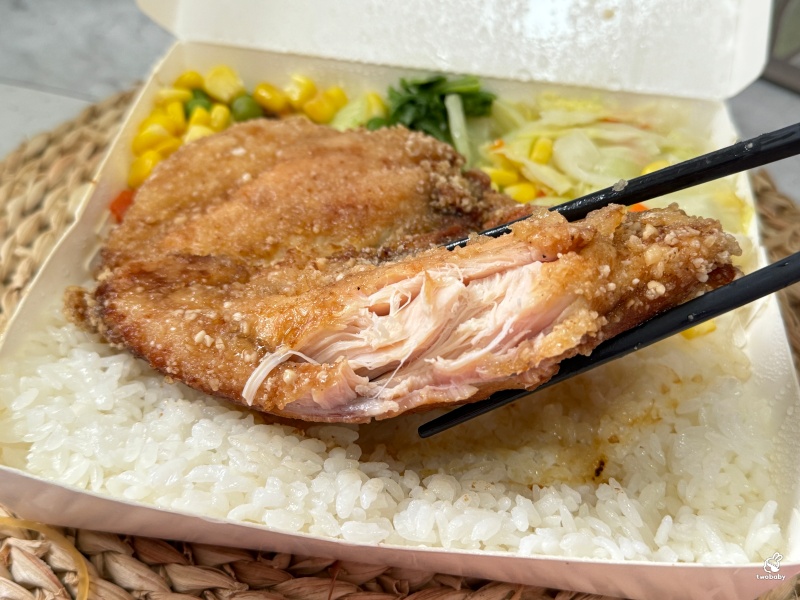 黃石市場美食必吃|林立食堂老字號便當店,古早味排骨飯必點! @兔貝比的菲比尋嚐 黃石市場美食必吃|林立食堂老字號便當店,古早味排骨飯必點! @兔貝比的菲比尋嚐