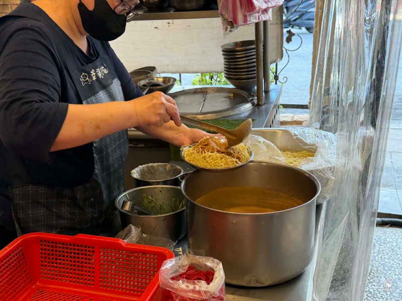 小慧涼麵店｜台北超人氣排隊美食 一斤重大份量涼麵有夠狂！ @兔貝比的菲比尋嚐