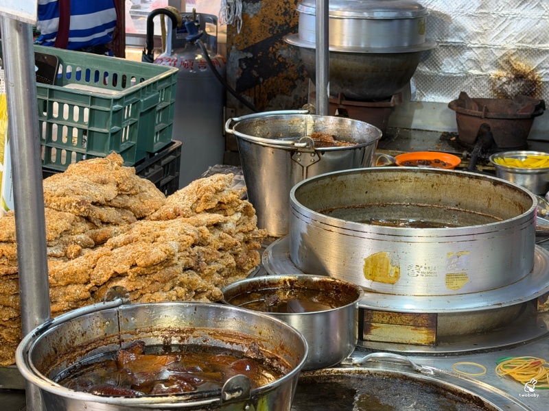 板橋蔡家排骨飯 福德市場裡的老字號便當店,從早賣到晚! @兔貝比的菲比尋嚐 板橋蔡家排骨飯 福德市場裡的老字號便當店,從早賣到晚! @兔貝比的菲比尋嚐