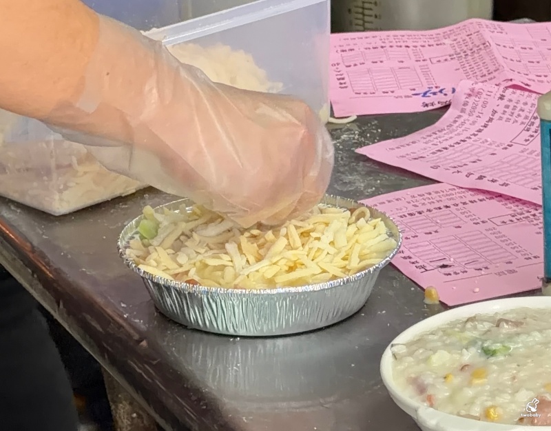 不一樣義大利麵 宮廟裡竟然賣義式料理?!有夠衝突!生意還超好! @兔貝比的菲比尋嚐 不一樣義大利麵 宮廟裡竟然賣義式料理?!有夠衝突!生意還超好! @兔貝比的菲比尋嚐