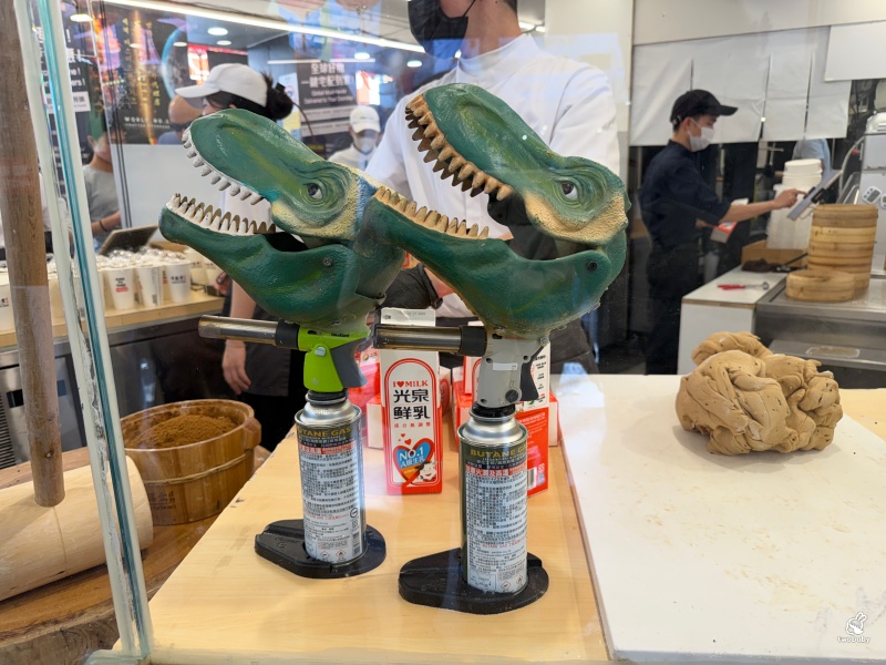 幸福堂 西門町全球旗艦店｜現炒黑糖珍珠＋噴槍炙燒，一杯飲料成為西門町的觀光風景 @兔貝比的菲比尋嚐