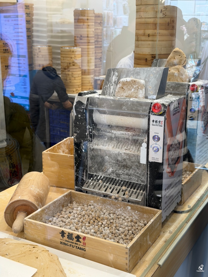 幸福堂 西門町全球旗艦店|現炒黑糖珍珠+噴槍炙燒,一杯飲料成為西門町的觀光風景 @兔貝比的菲比尋嚐 幸福堂 西門町全球旗艦店|現炒黑糖珍珠+噴槍炙燒,一杯飲料成為西門町的觀光風景 @兔貝比的菲比尋嚐